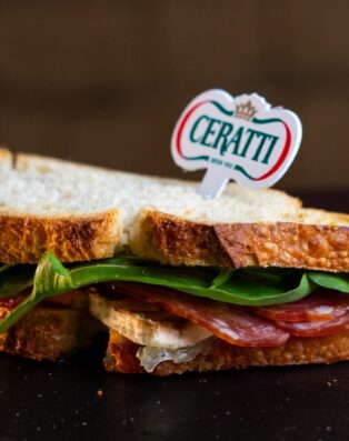 Sanduiche de salame italiano defumado Ceratti