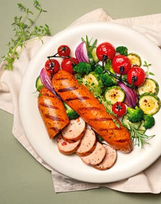 Linguiça De Frango Cozida Brocolis, Quinoa, Cebola